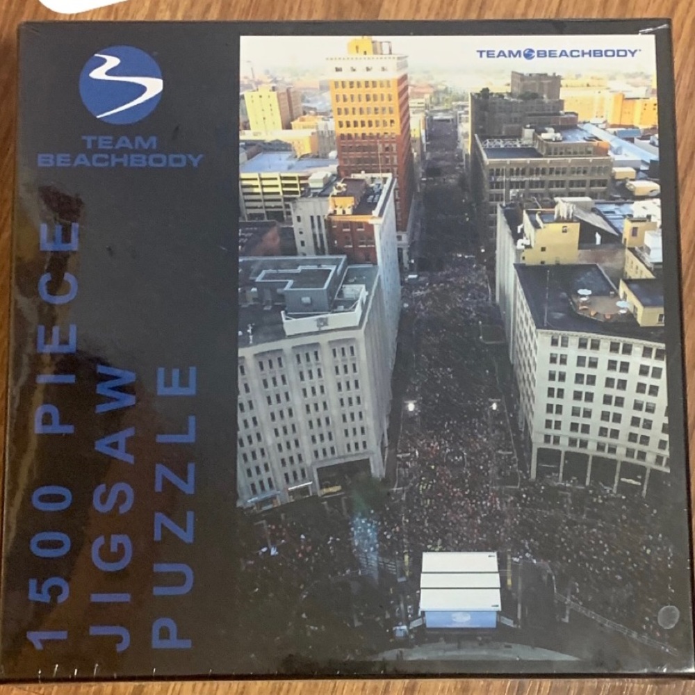 NEW SEALED jigsaw puzzle Team BeachBody Super Workout Success Club reward 2020